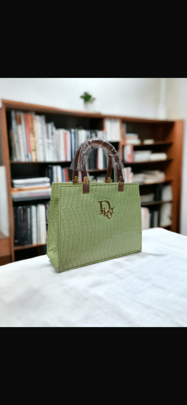 Dior Acrylic Collection - Image 2