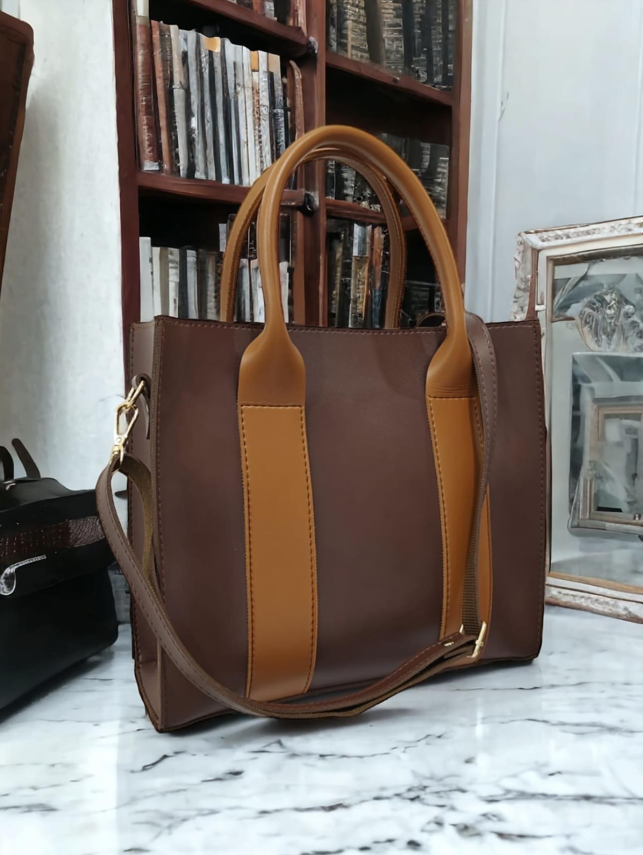 Italian Collection Women Hand Bag - Image 2